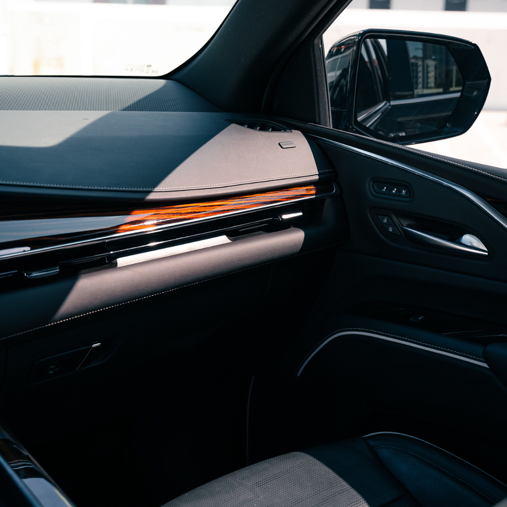 Cadillac Escalade ESV - Image 17